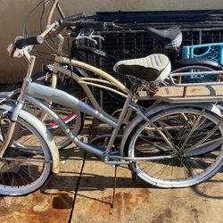 6 Bikes Some Beach Cruises & Trek Bikes