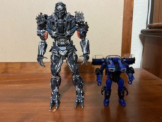 Threezero  DLX Lockdown Loose No Box W Accessory And Studio Series Dropkick Lot cash local only