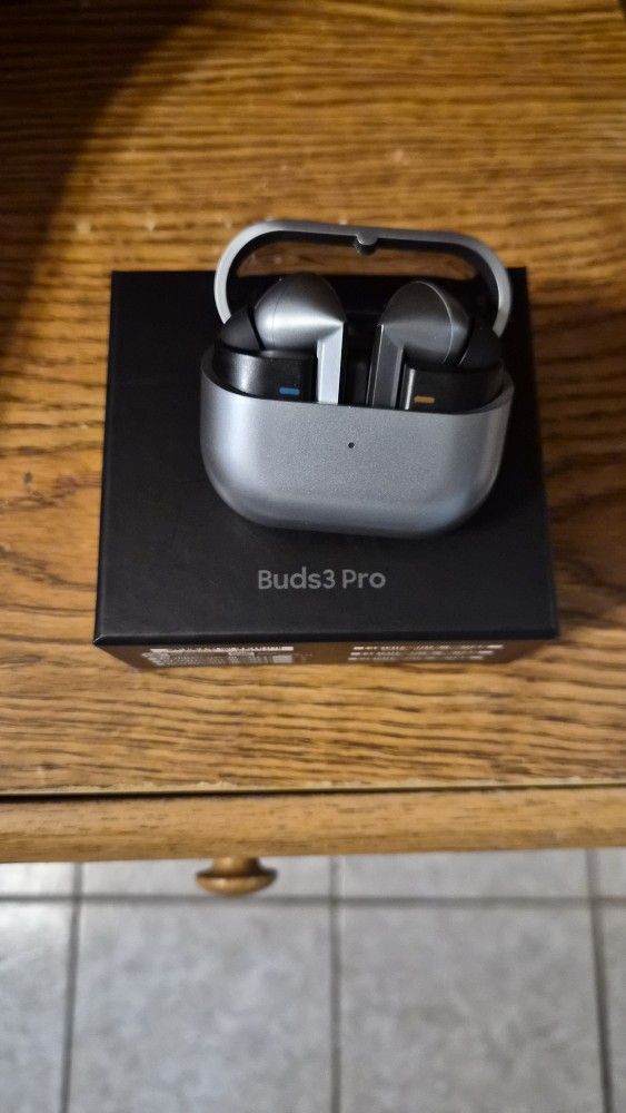 BUDS 3 PRO MODEL (R630)