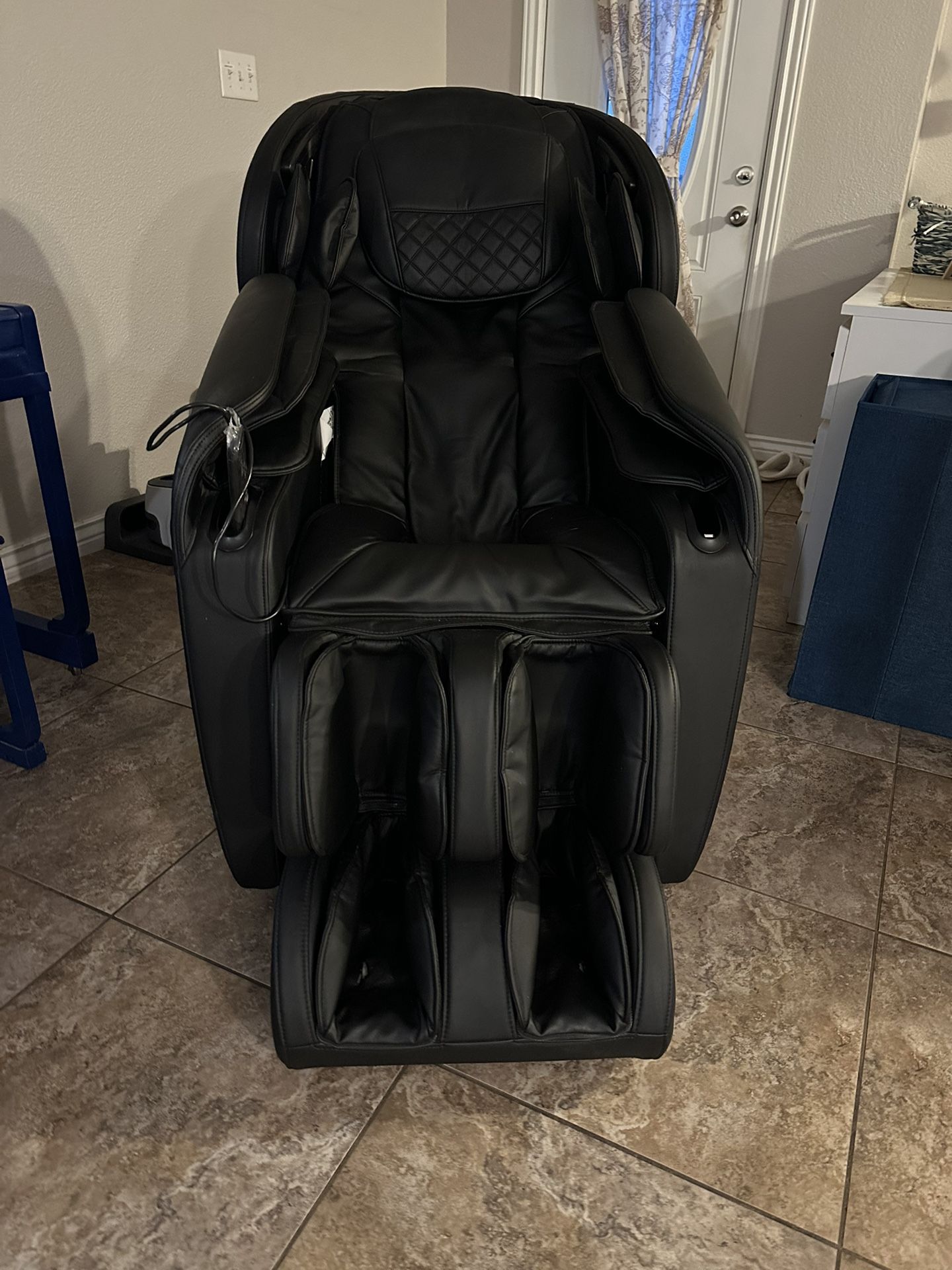 Massage Chair - Zero Gravity with Feet Rollers