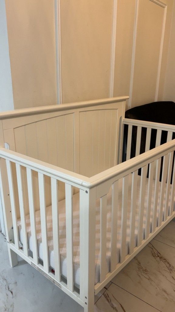 Fisherprice Baby Crib White