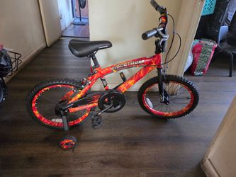 Firestorm bike with training wells