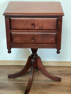 Beautiful Nightstand/Table 2 drawers