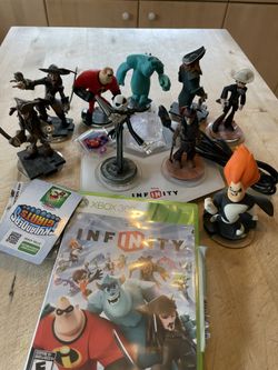 Infinity X-box 360, Discs, Figures, And All Included! Very Good Shape! 