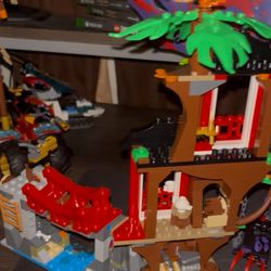 Ninjago Lego Minifigure lot with builds