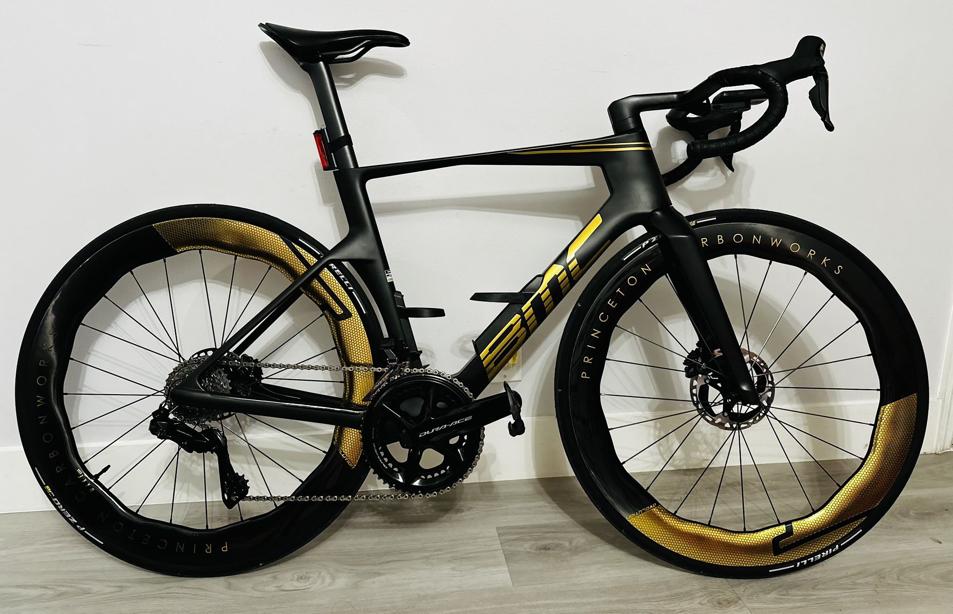 2024 BMC TEAMMACHINE R 01 FOUR Road Bike (Authentic)
