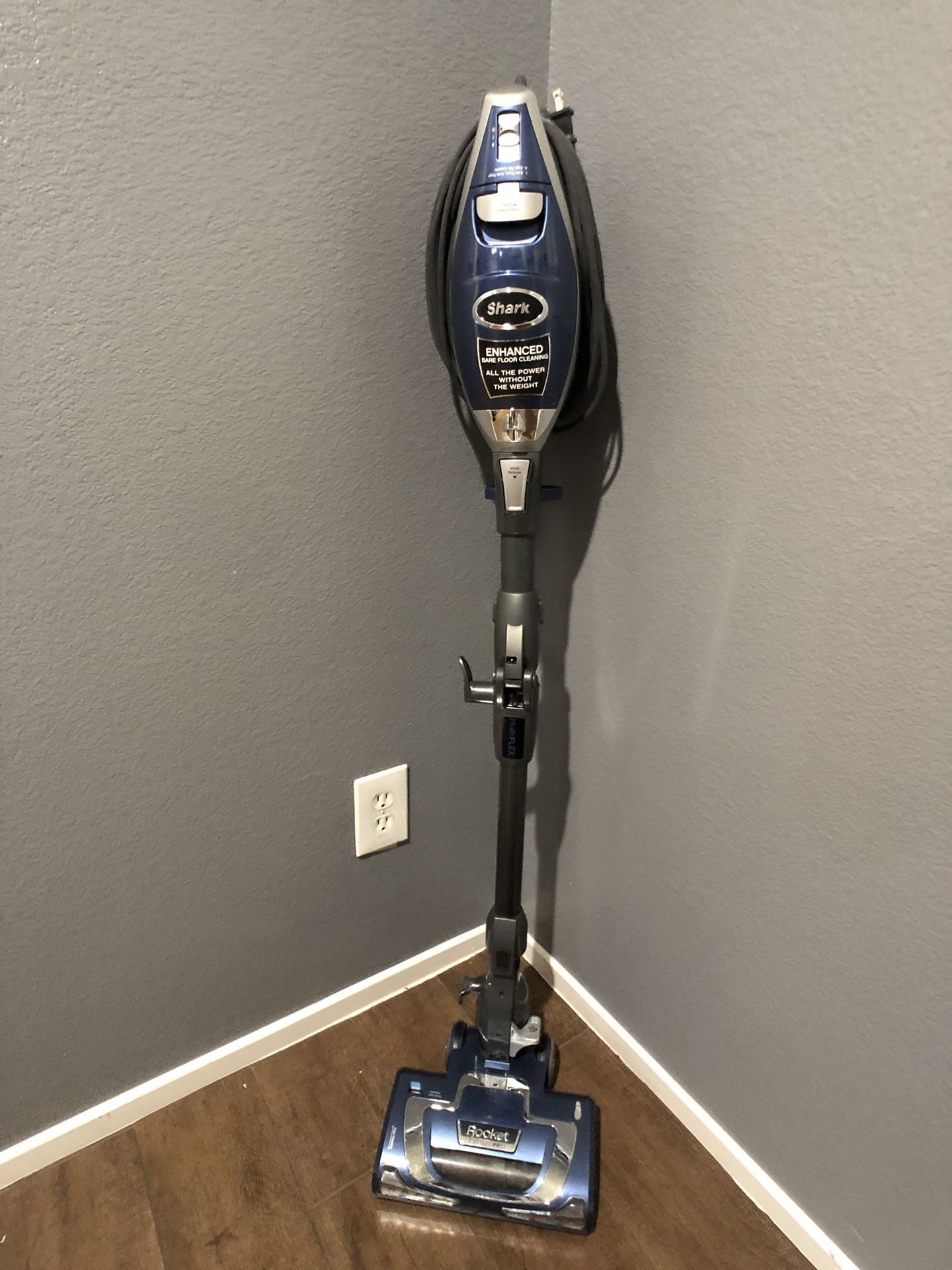 Shark rocket deluxe pro vacuum cleaner