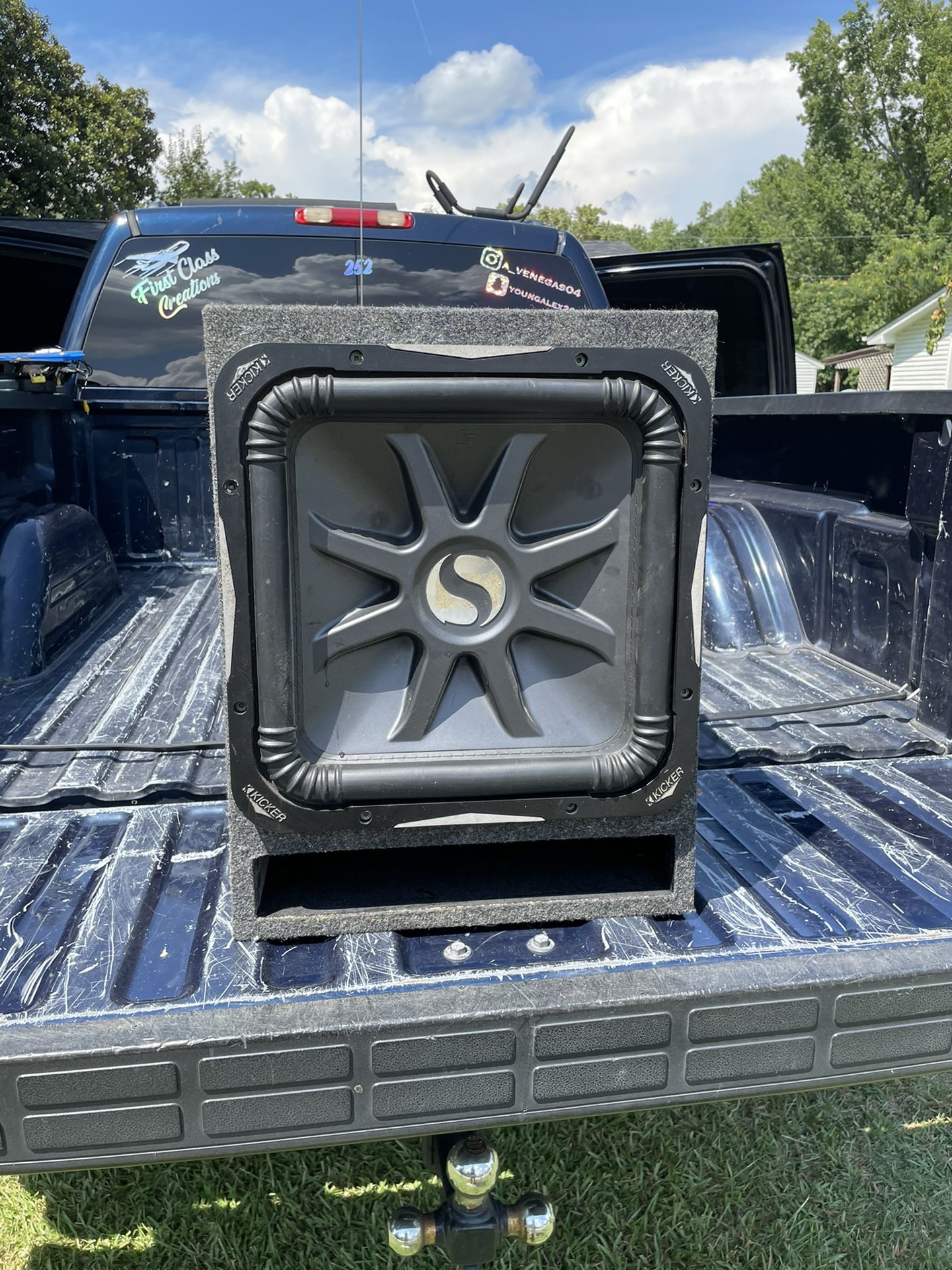 15’ Kicker Subwoofer with box