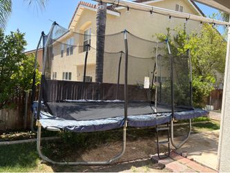 Trampoline rectangular 15’ x 9’