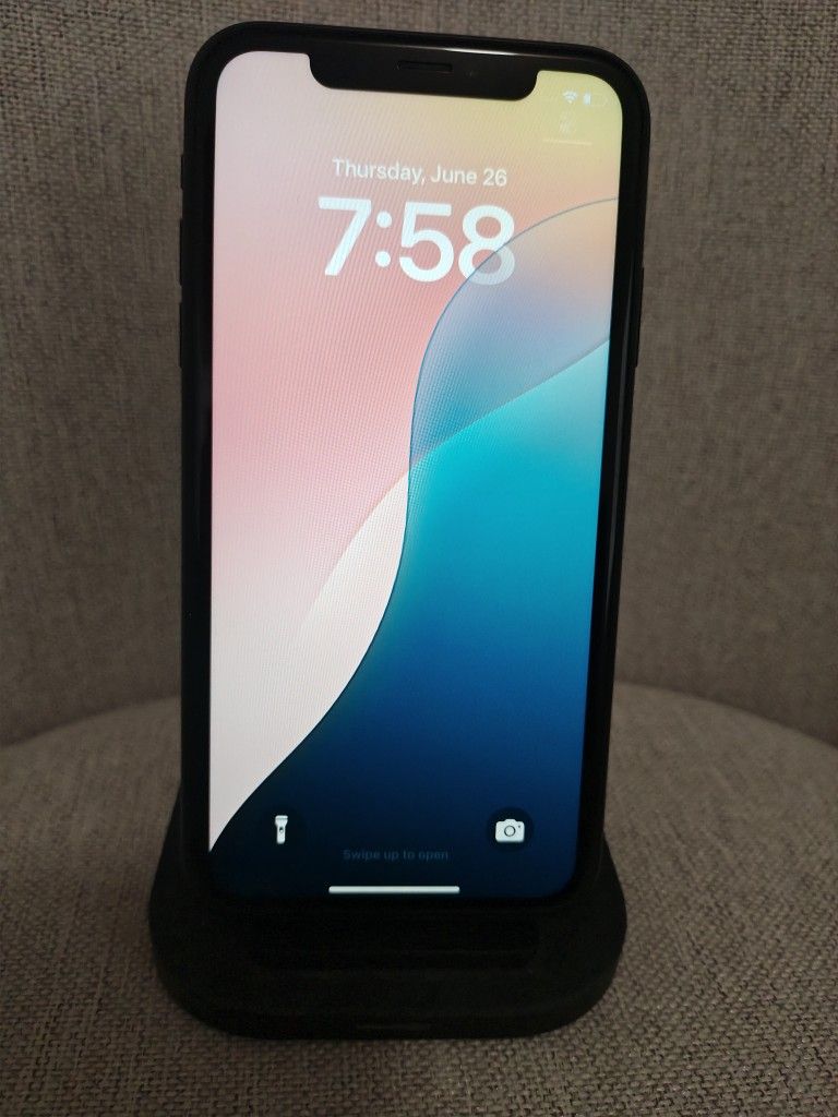 iPhone XR Black 64G unlocked for any carrier