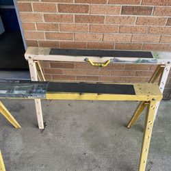 Heavy Duty Folding Sawhorses (Set of 2)