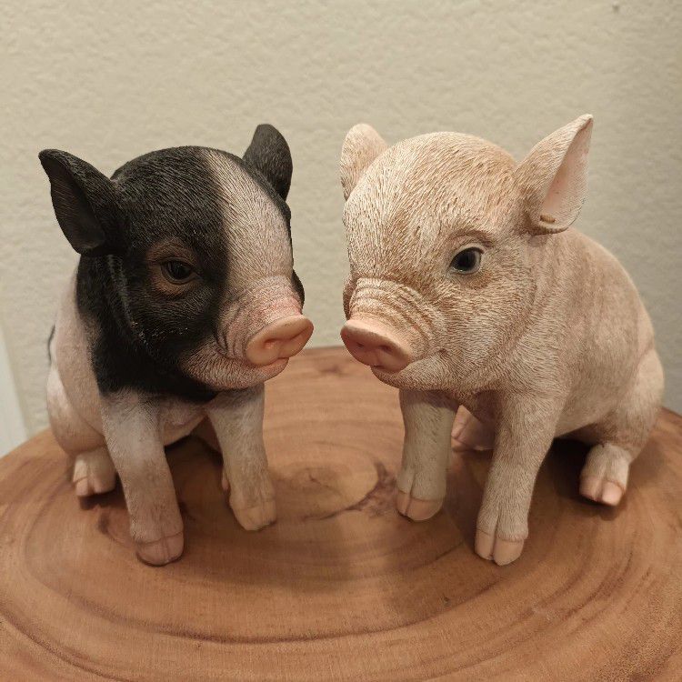 A Set Of 2 Adorable Piglets. Very Life-like And Realistic Sculpting. 