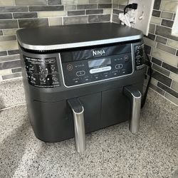Ninja Foodi 6-in-1 2 Basket Air Fryer with DualZone Technology, 8 Quart Capacity and a (Dark Gray Stainless Finish)