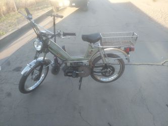 Vintage Peugeot 103 SP Moped – Runs Great – Classic 50ccVintage Peugeot 103 SP Moped – Runs Great – Classic 50cc