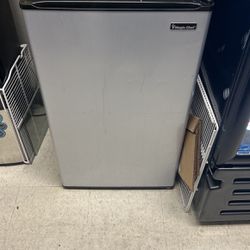 Magic Chef Compact Refrigerator