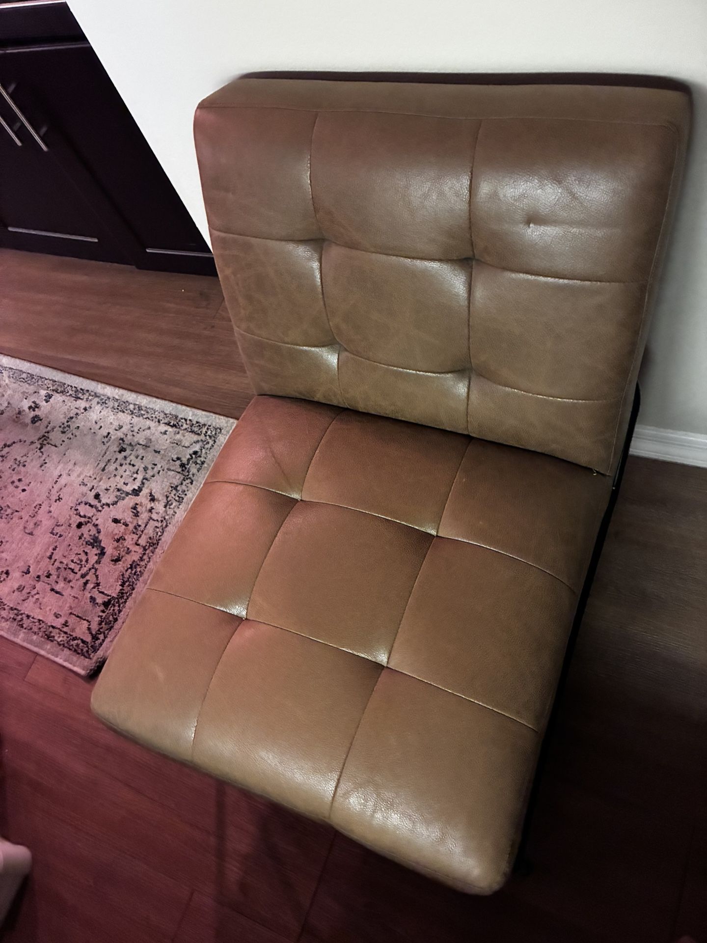 Modern Leather Tufted Accent Chairs - Set of 2 - Excellent Condition (North Scottsdale)
