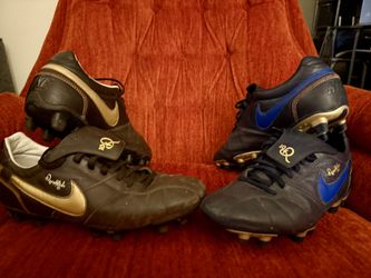 Ronaldinho Soccer Shoes Size 9.5