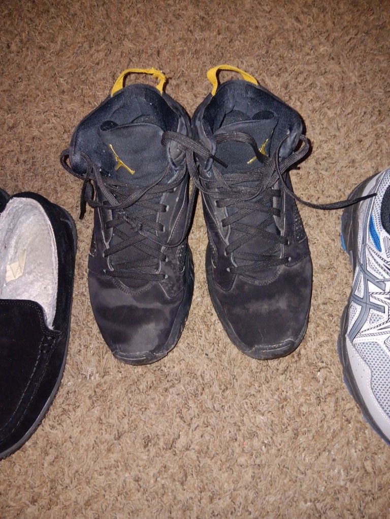 Size 9.5 Mens Shoes Nike