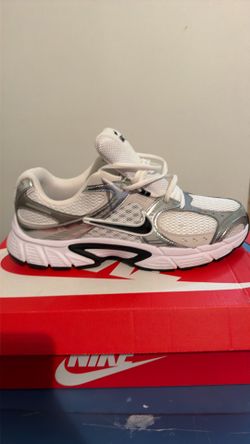 Nike Zoom Vomero 5 SE
