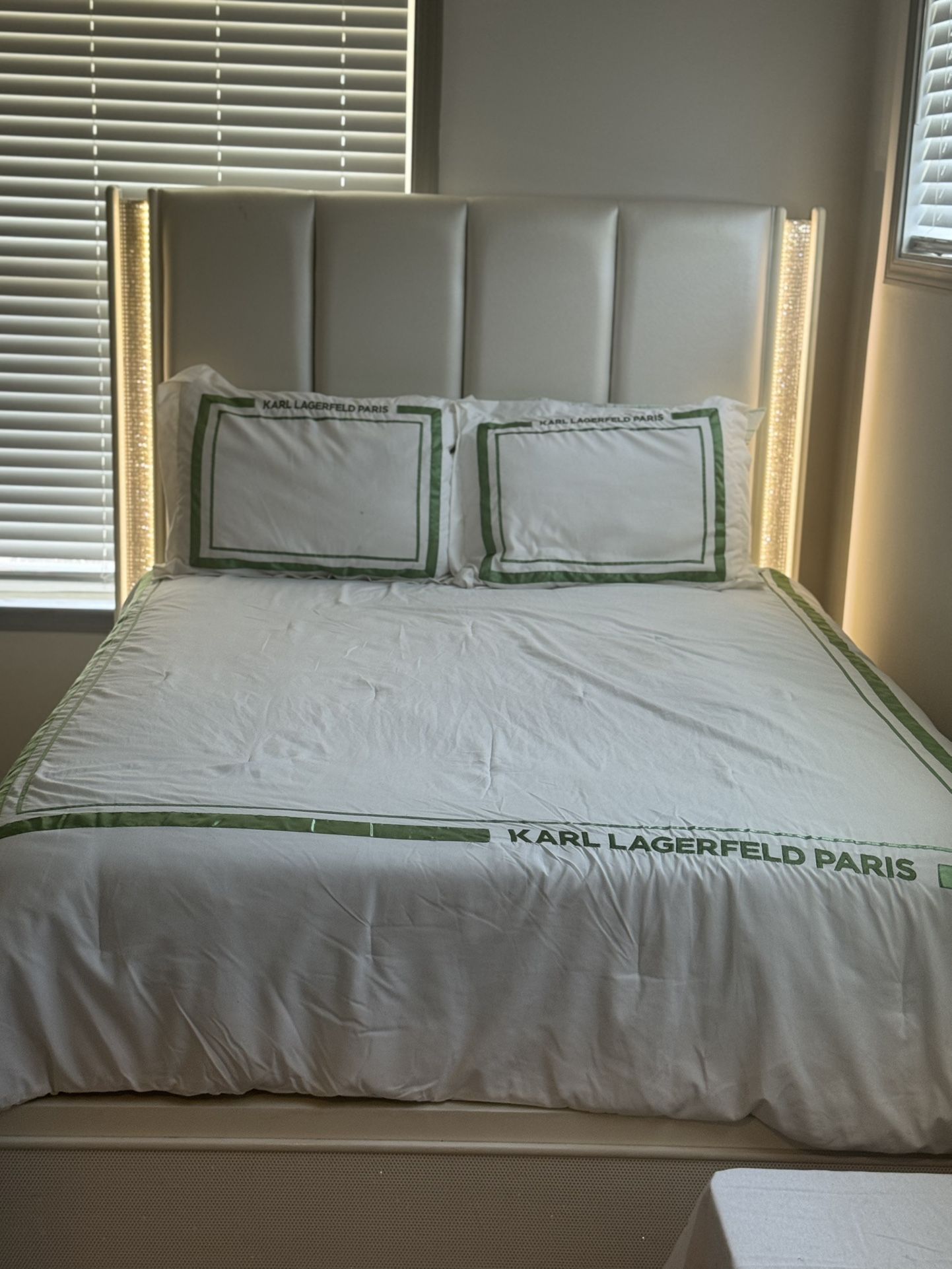 Luxurious Vintage Queen Frame And Mattress ! (Along With Free White Dresser )