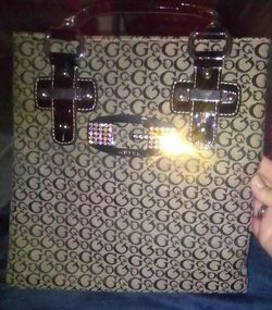  Guess Purses 