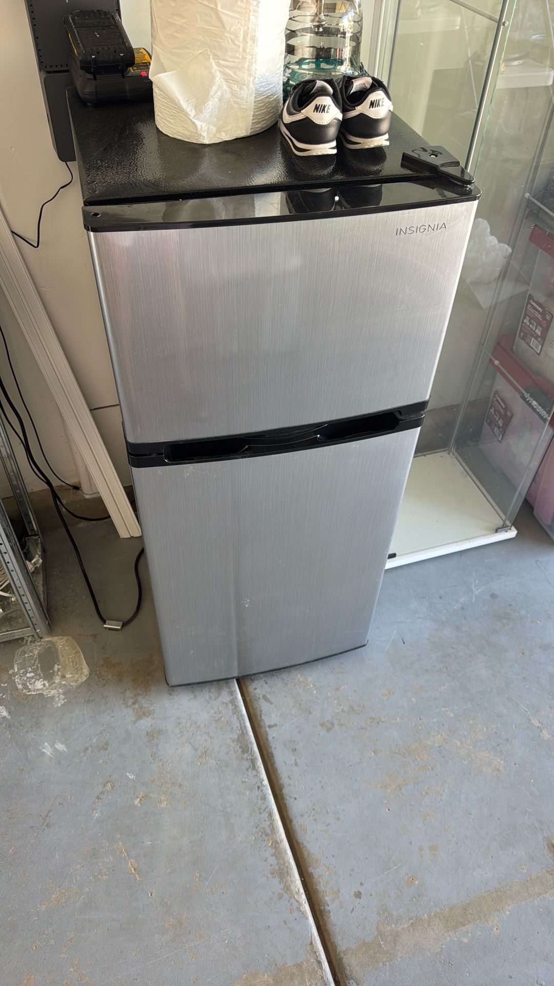 Mini Fridge (insigna)