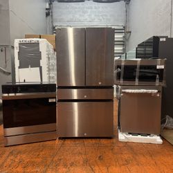 Brand New Samsung Bespoke Set/combo Refrigerador, Estufa, Microondas Y Dishwasher 