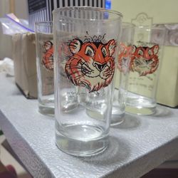 Vintage Esso Tiger drinking glasses (5) total 