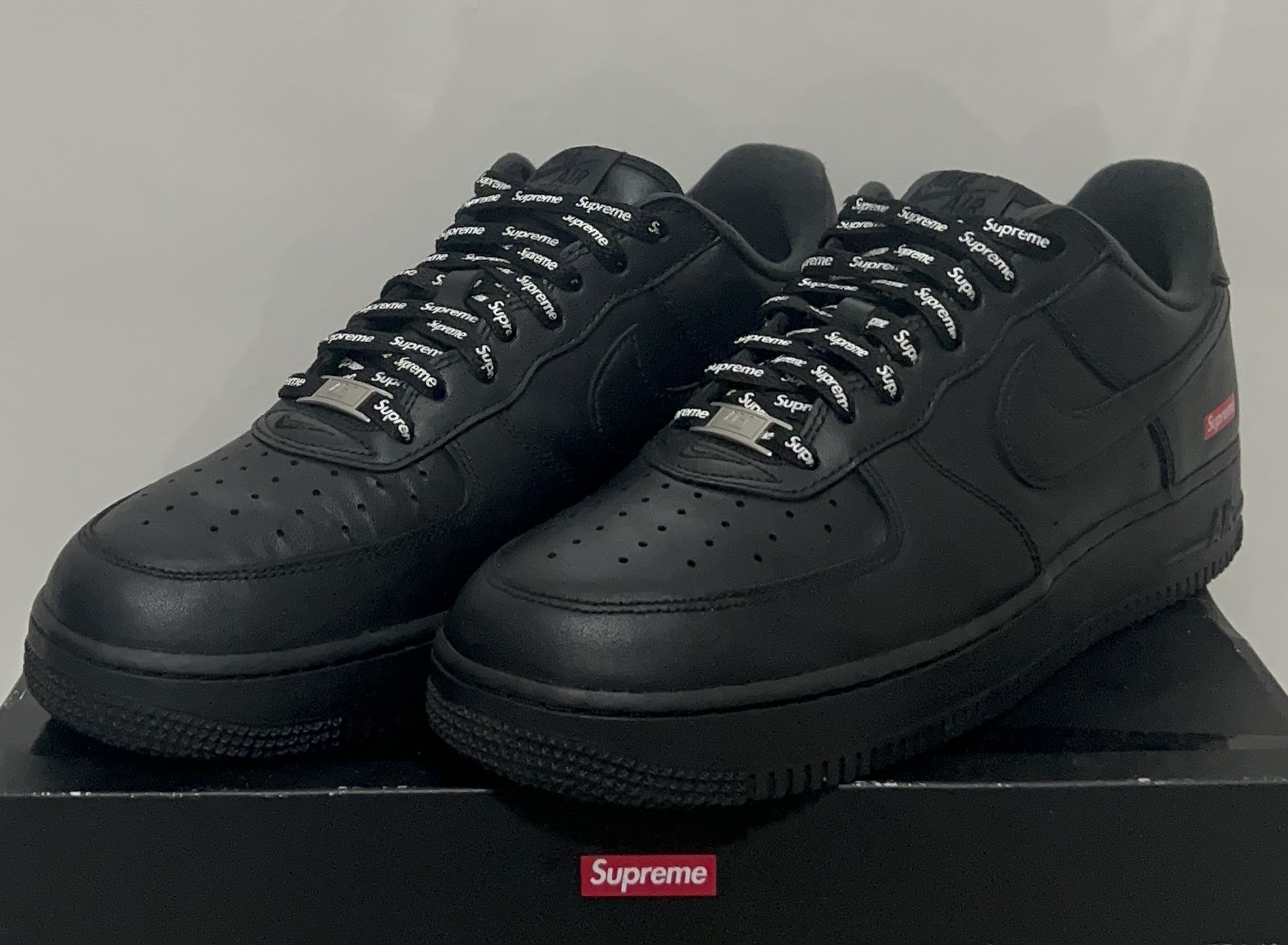 Nike Air Force 1 Supreme Black | 8.5 Mens