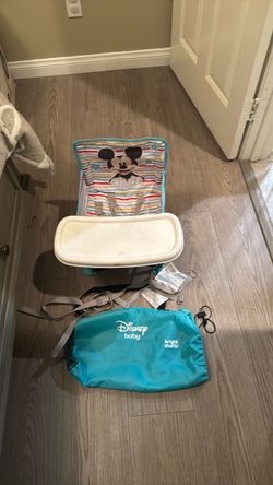 Kids travel chair with table and travel bag