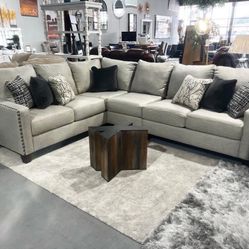 🔹 Off Gray Comfort Contemporary Couch Sectional 🔹 Fastest Delivery 👍 Financing Available ✅