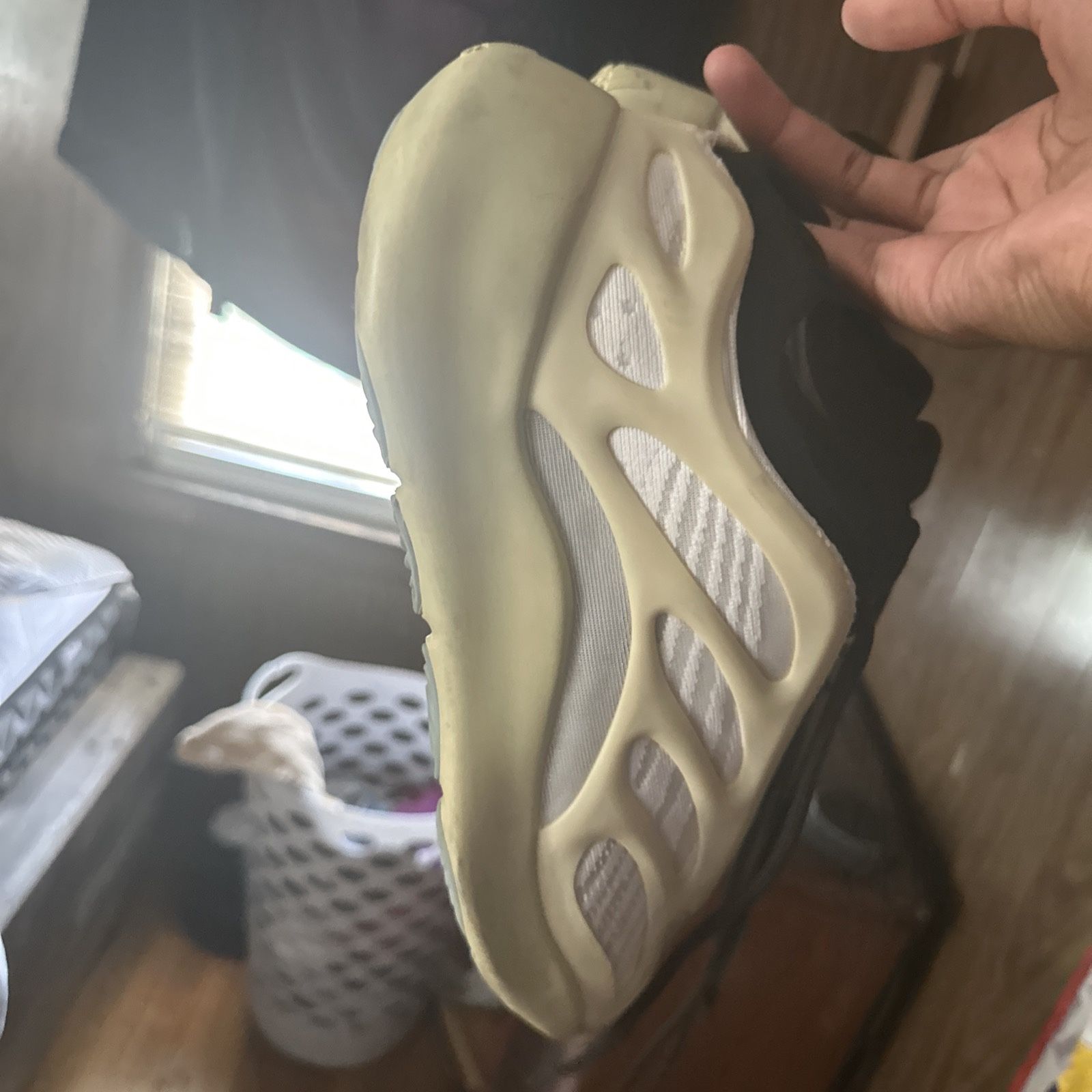yeezy 700