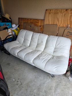 Couch white for sale