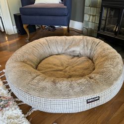 Kirklands Large Doggie Bed 