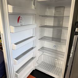 Frigidaire 20cu ft Upright Freezer