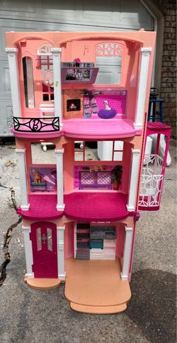 Super cute large Mattel Barbie 3 story townhouse