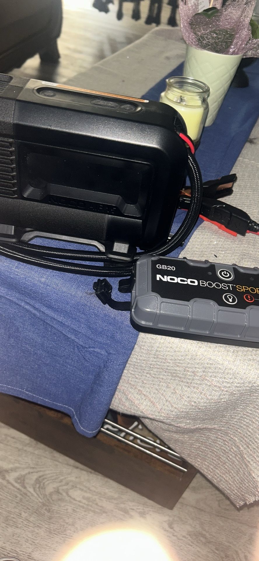 Noco Jumpstarter And Air Pump for car.