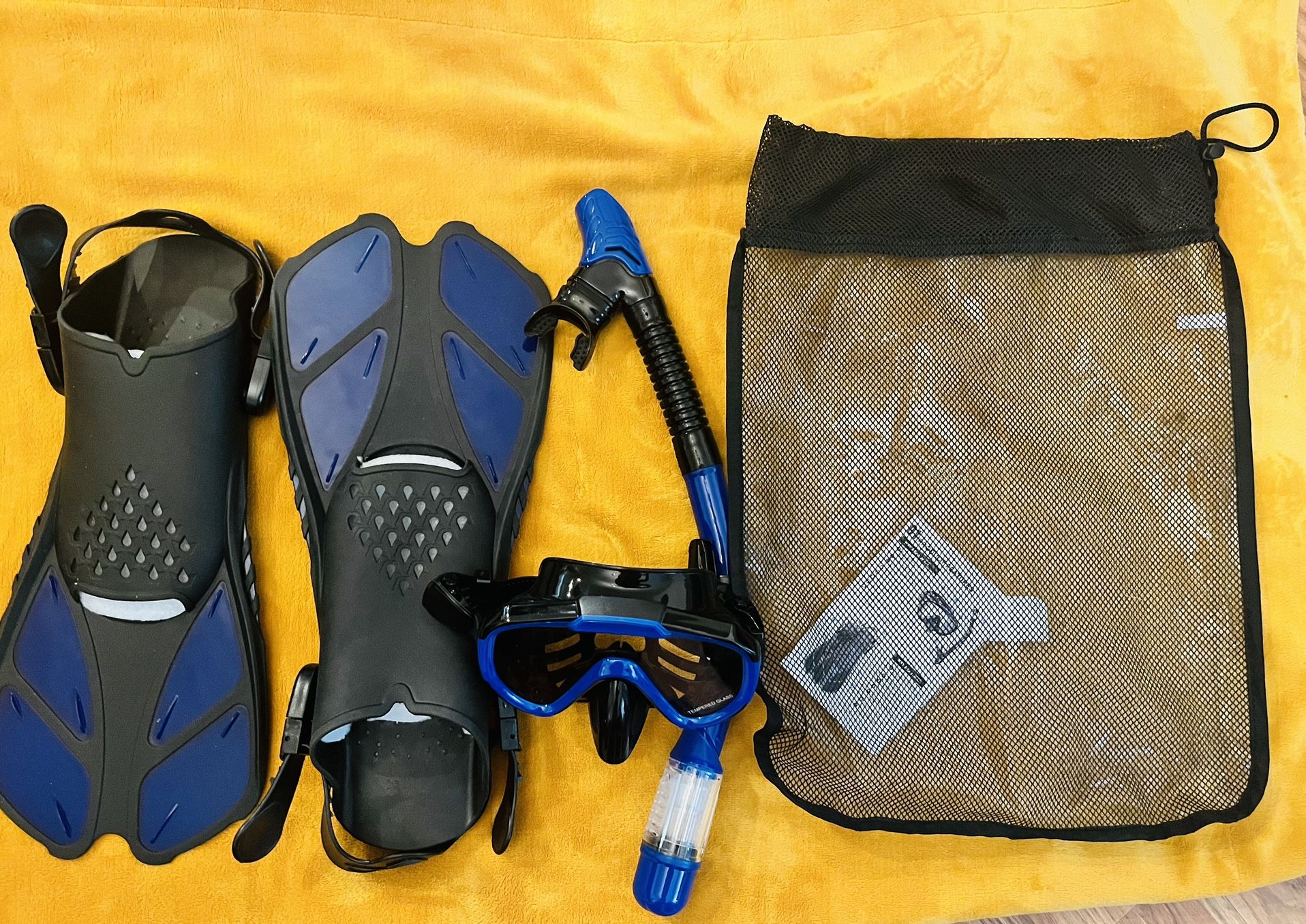 Ubekezele Snorkel Set $10 Size 9-13