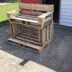Pallet  Bench ….Finished Or Unfinished 