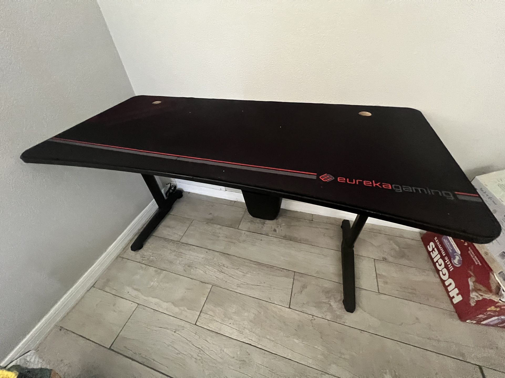 Eureka Gaming Desk 