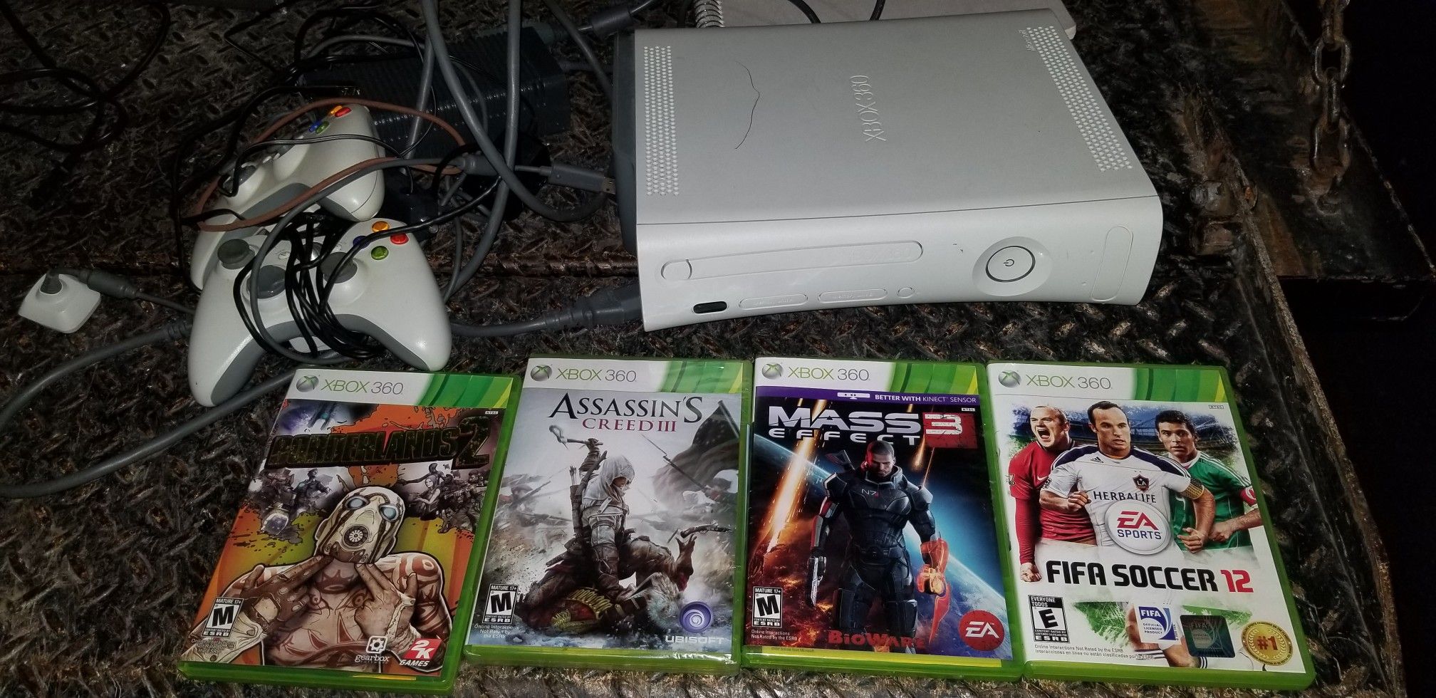 XBOX 360 with 4 New Games