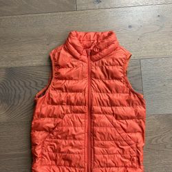 Uniqlo Lightweight Vest -5/6T