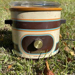 VINTAGE Rival Crock Pot  70s 80s NIB Almond