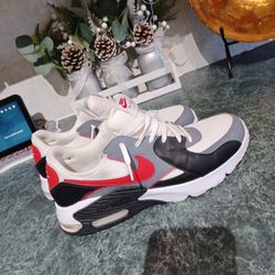 Mens Nike Size 10.5  Like New Used Twice 