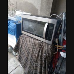 Whirlpool Microwave Width 30" Height 16"