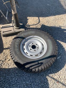 Truck tire 265/75R16. Brand new