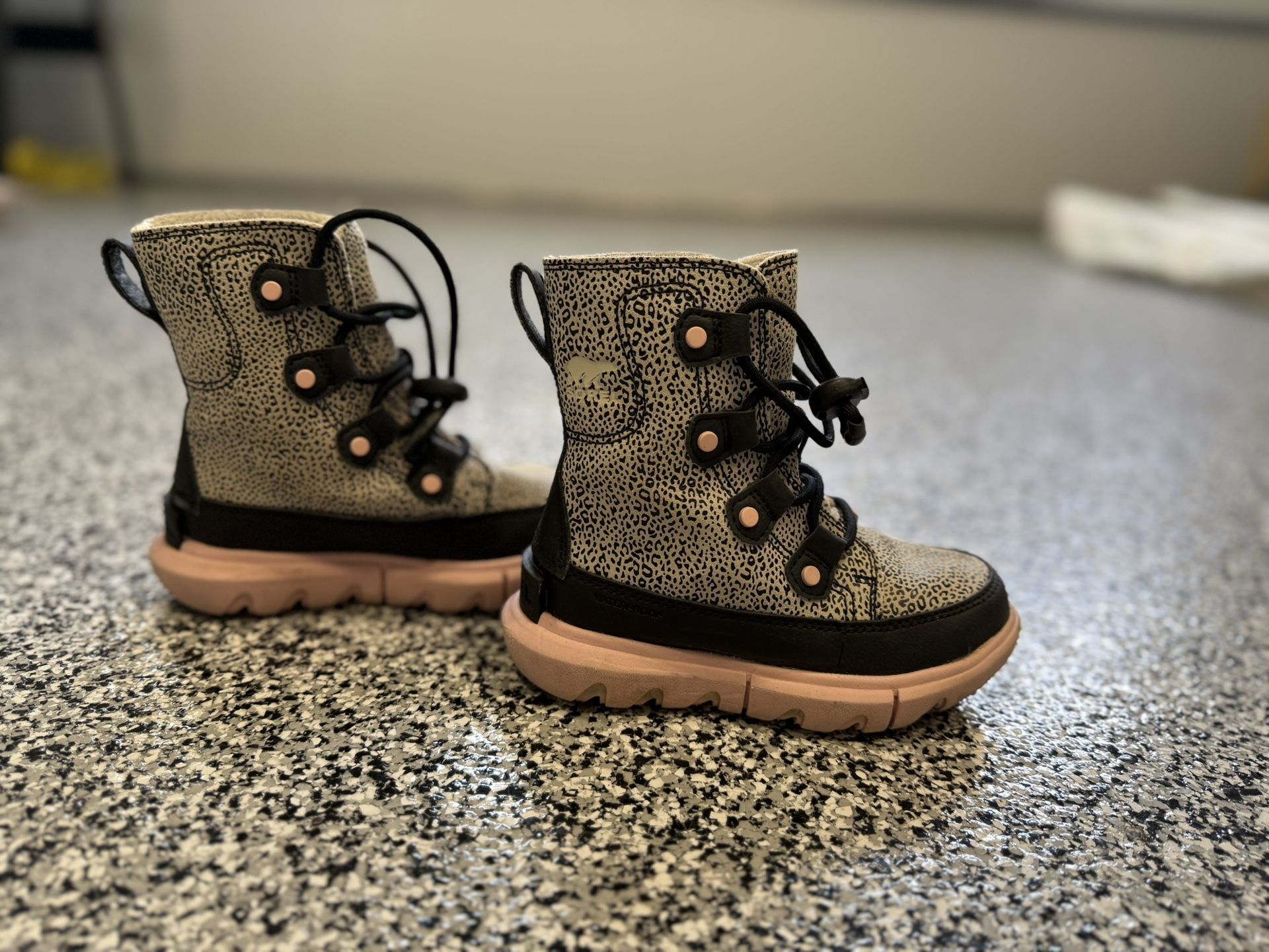 SOREL Kids Waterproof Snow Boot - Size Kids US 10