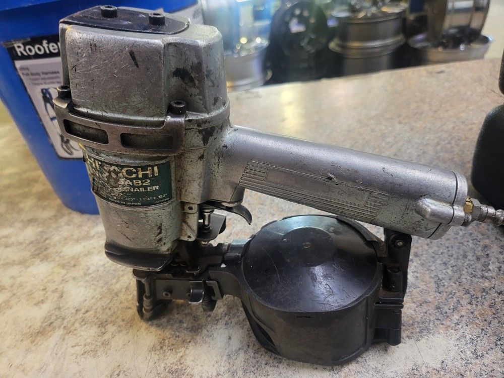 Hitachi 1-3/4 Inch Coil Roofing Nailer | NV45AB2