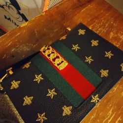 Gucci Purse 100% Fully Authenticated & Appraised No Low Balls