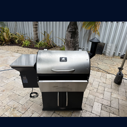 Outdoor Silverbac Wood Pellet Grill Smoker BBQ w Alpha Connect (WiFi) kitchen cart